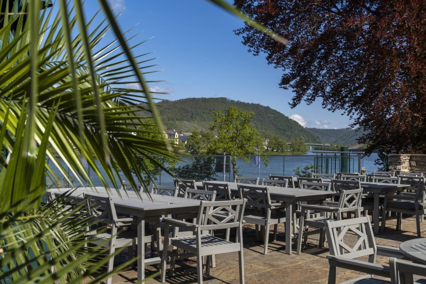 Romantisches Hotel Zur Post Brodenbach Exterior foto